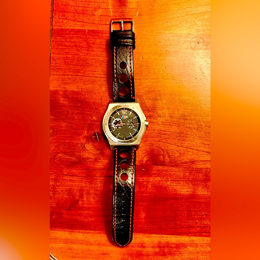 Original BMW watch Quartz New Sports Leather strap w red stitching, Day and date